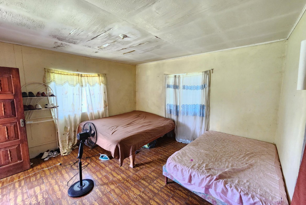 Fourth image of Seven Corners in Santa Cruz, St. Elizabeth, Jamaica - property is For Sale