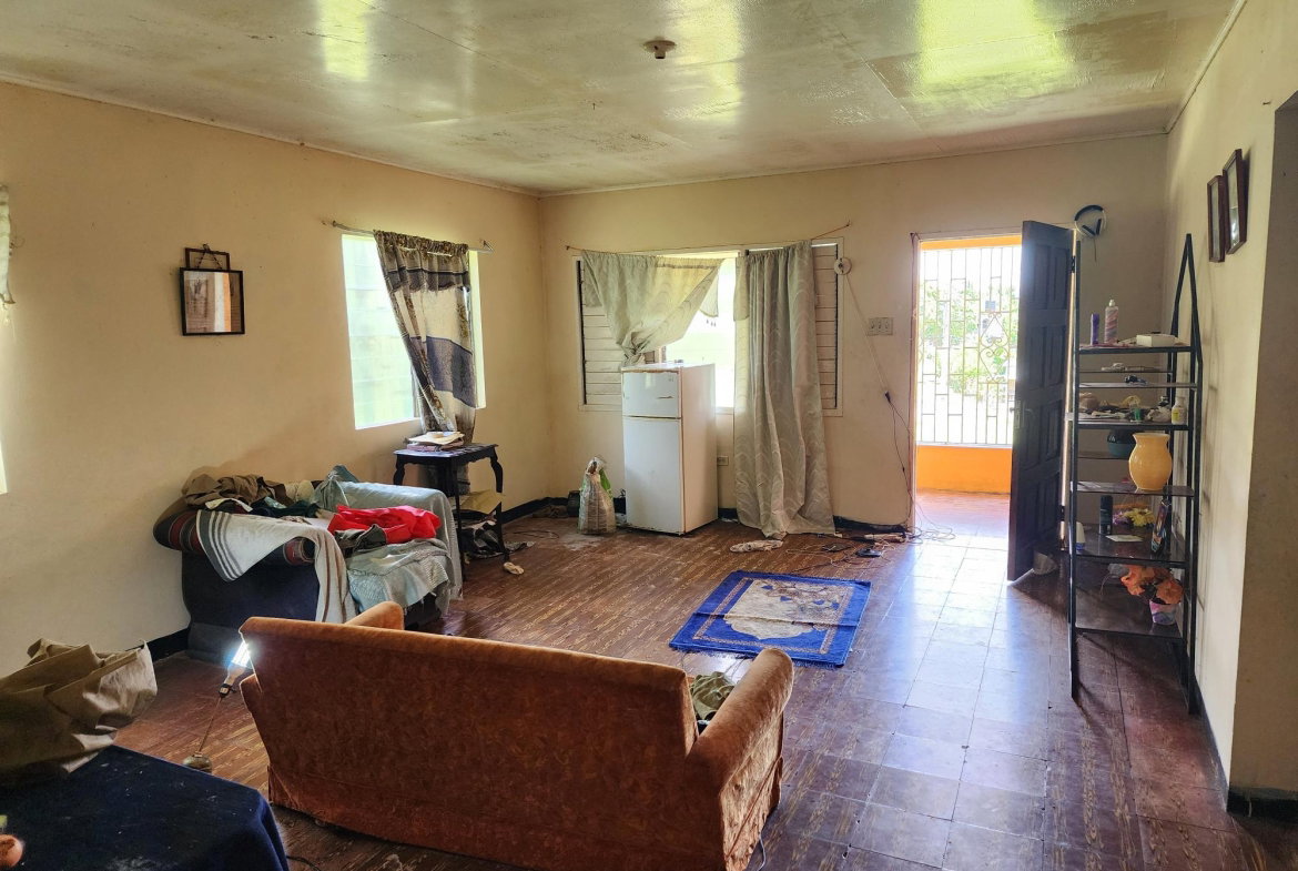 Sixth image of Seven Corners in Santa Cruz, St. Elizabeth, Jamaica - property is For Sale