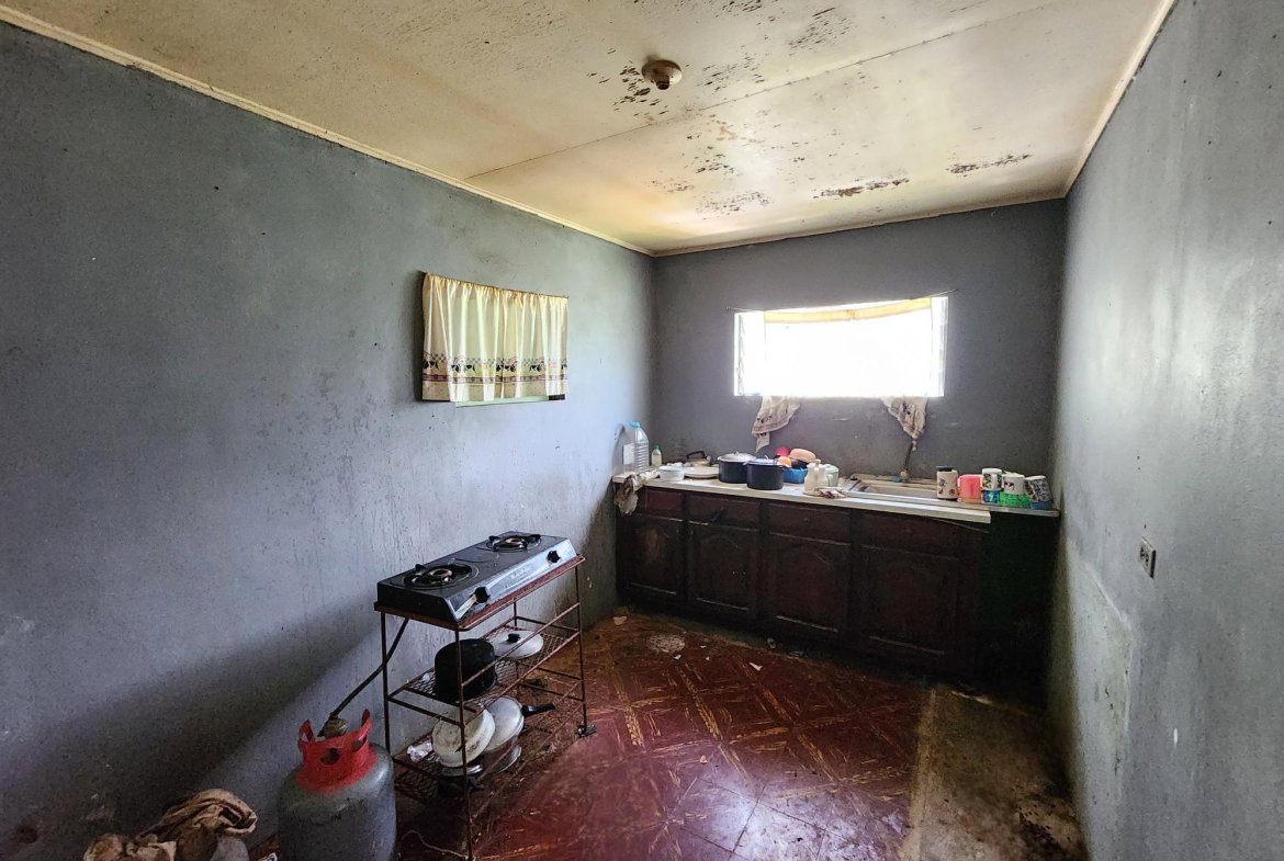 Seventh image of Seven Corners in Santa Cruz, St. Elizabeth, Jamaica - property is For Sale