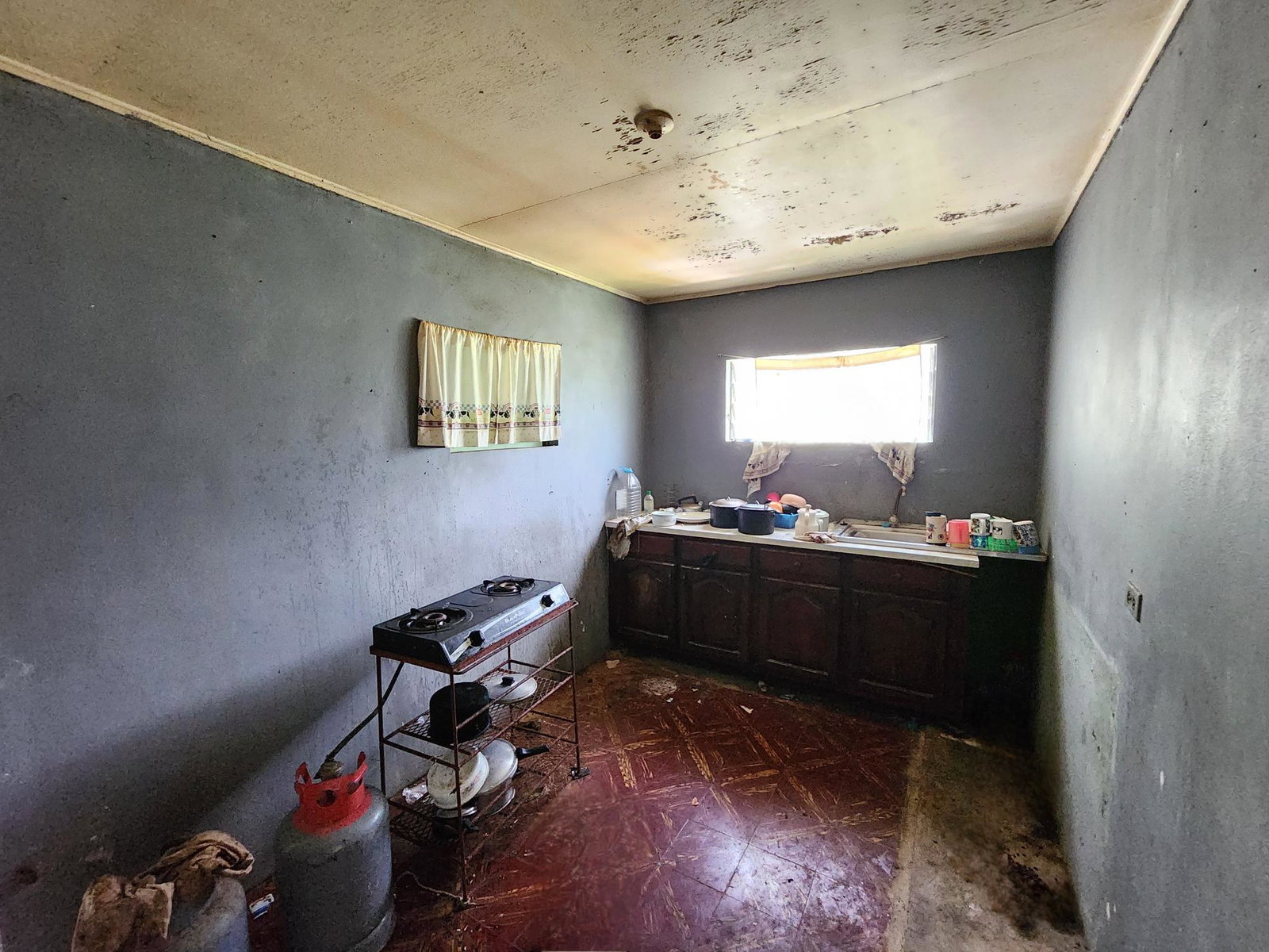 Seventh image of Seven Corners in Santa Cruz, St. Elizabeth, Jamaica - property is For Sale