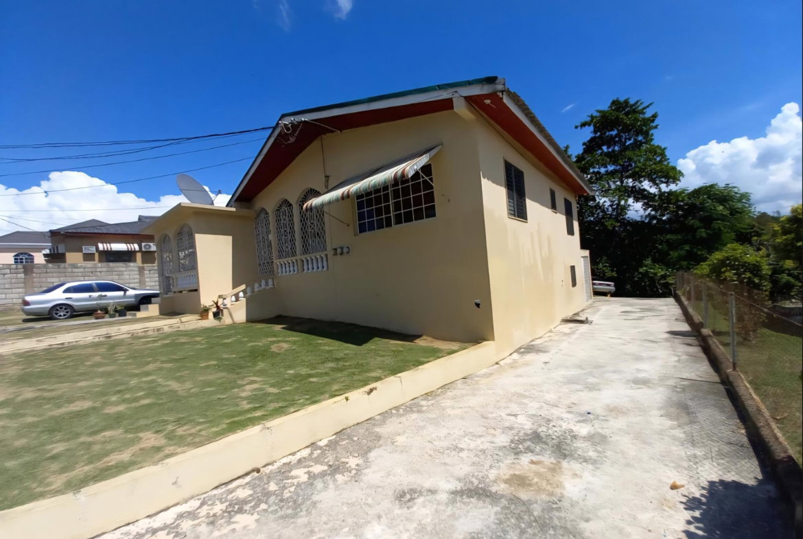 Fifth image of 34 Tulip Avenue, Santa Cruz in Santa Cruz, St. Elizabeth, Jamaica - property is For Sale