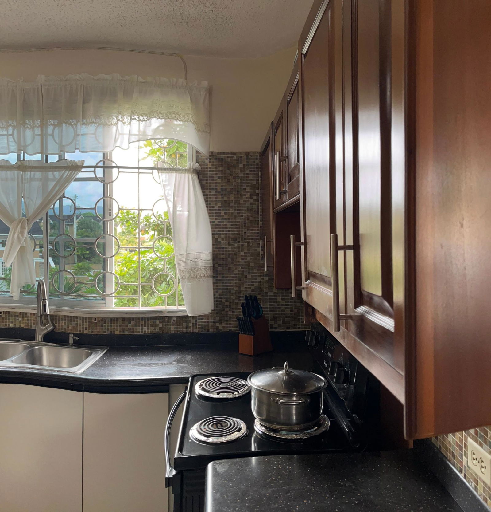 Eighteenth image of 4-6 Louisville Road, Kingston in Kingston 8, St. Andrew, Jamaica - property is For Sale