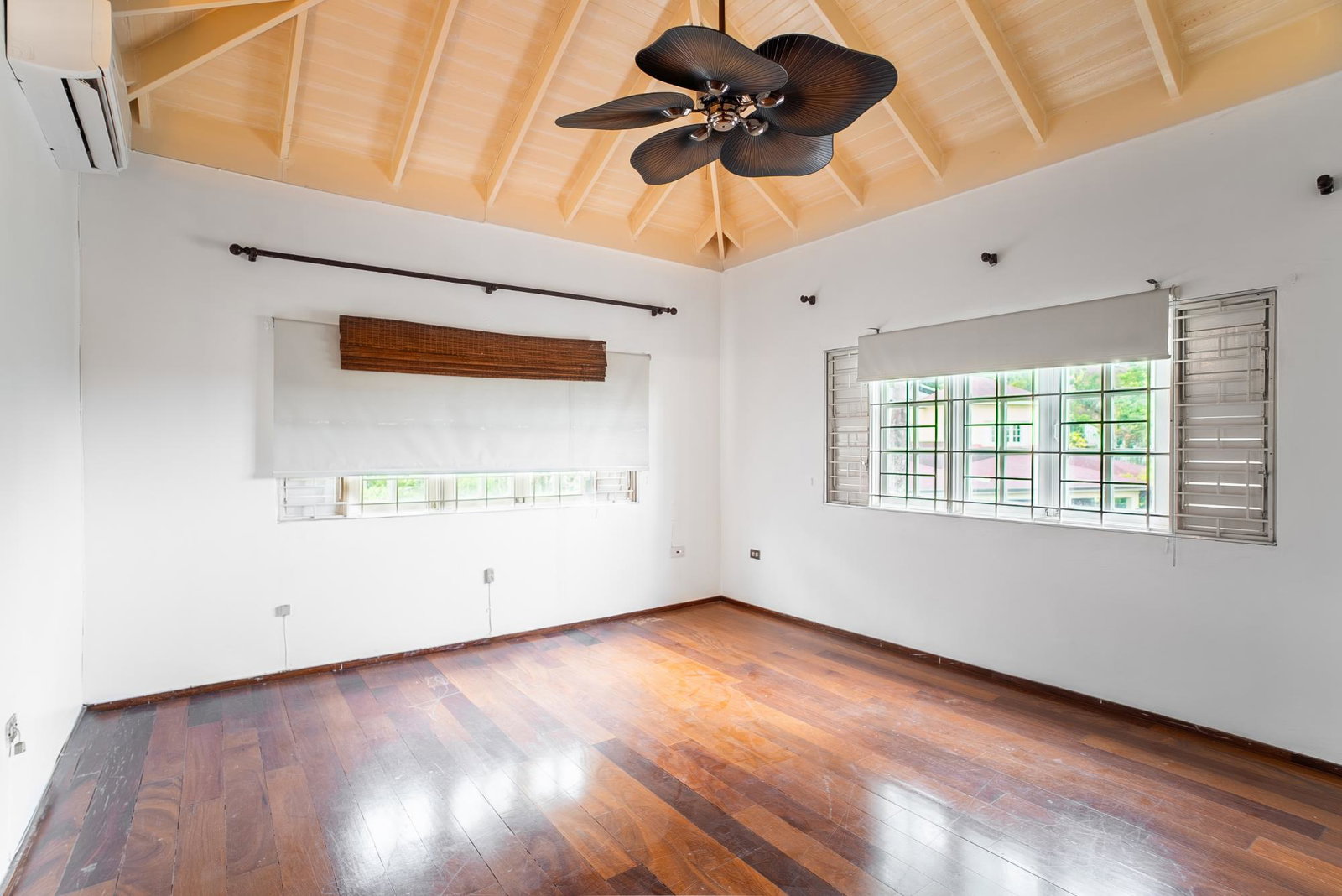 Luxury-Townhouse-for-Sale-in-Kingstons-Prestigious-Upper-Melwood-Avenue Eighteenth image of 2-1a Upper Melwood Avenue, Kin in Kingston 8, St. Andrew, Jamaica - property is For Sale