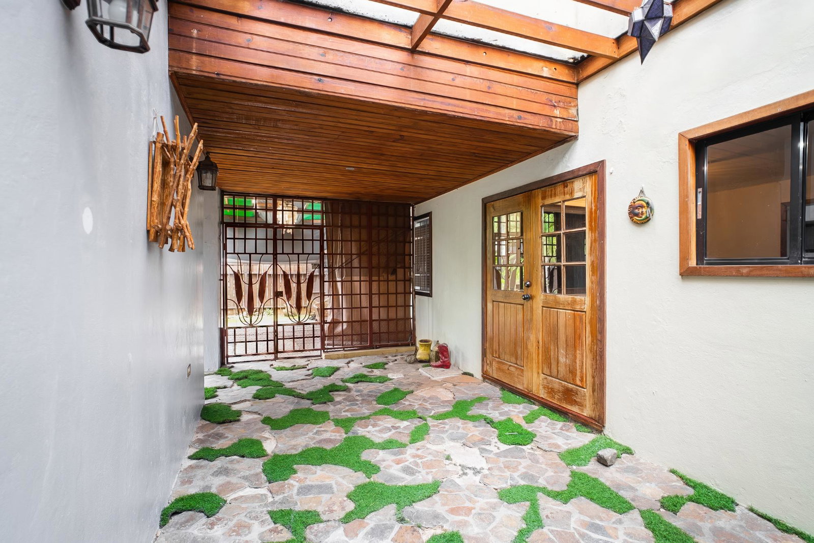 Luxury-Townhouse-for-Sale-in-Kingstons-Prestigious-Upper-Melwood-Avenue Twenty-Fifth image of 2-1a Upper Melwood Avenue, Kin in Kingston 8, St. Andrew, Jamaica - property is For Sale