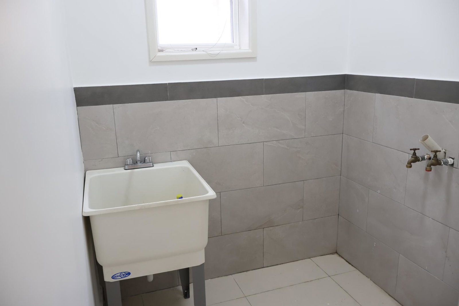 Twenty-First image of 3-5 Degenhart Close, Mcauley in Kingston 6, St. Andrew, Jamaica - property is For Rent