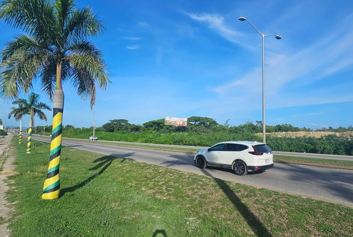 Sixth image of 2b Montego Park Estate in Montego Bay, St. James, Jamaica - property is For Rent