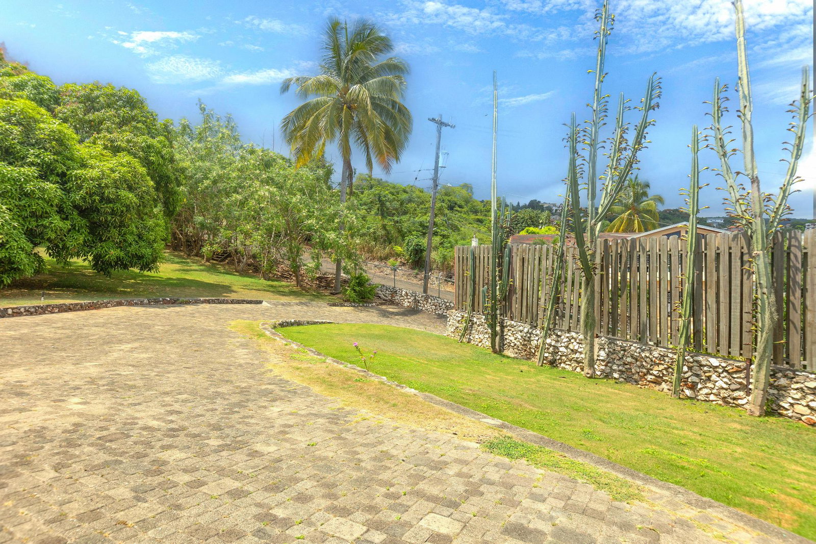 Seventh image of Forest Hill , Red Hills in Red Hills, St. Andrew, Jamaica - property is For Sale