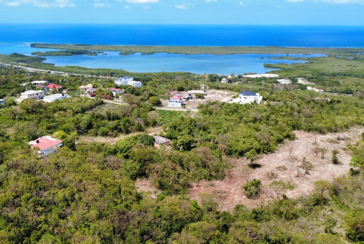 Second image of Greenside, Trelawny in Greenside, Trelawny, Jamaica - property is For Sale