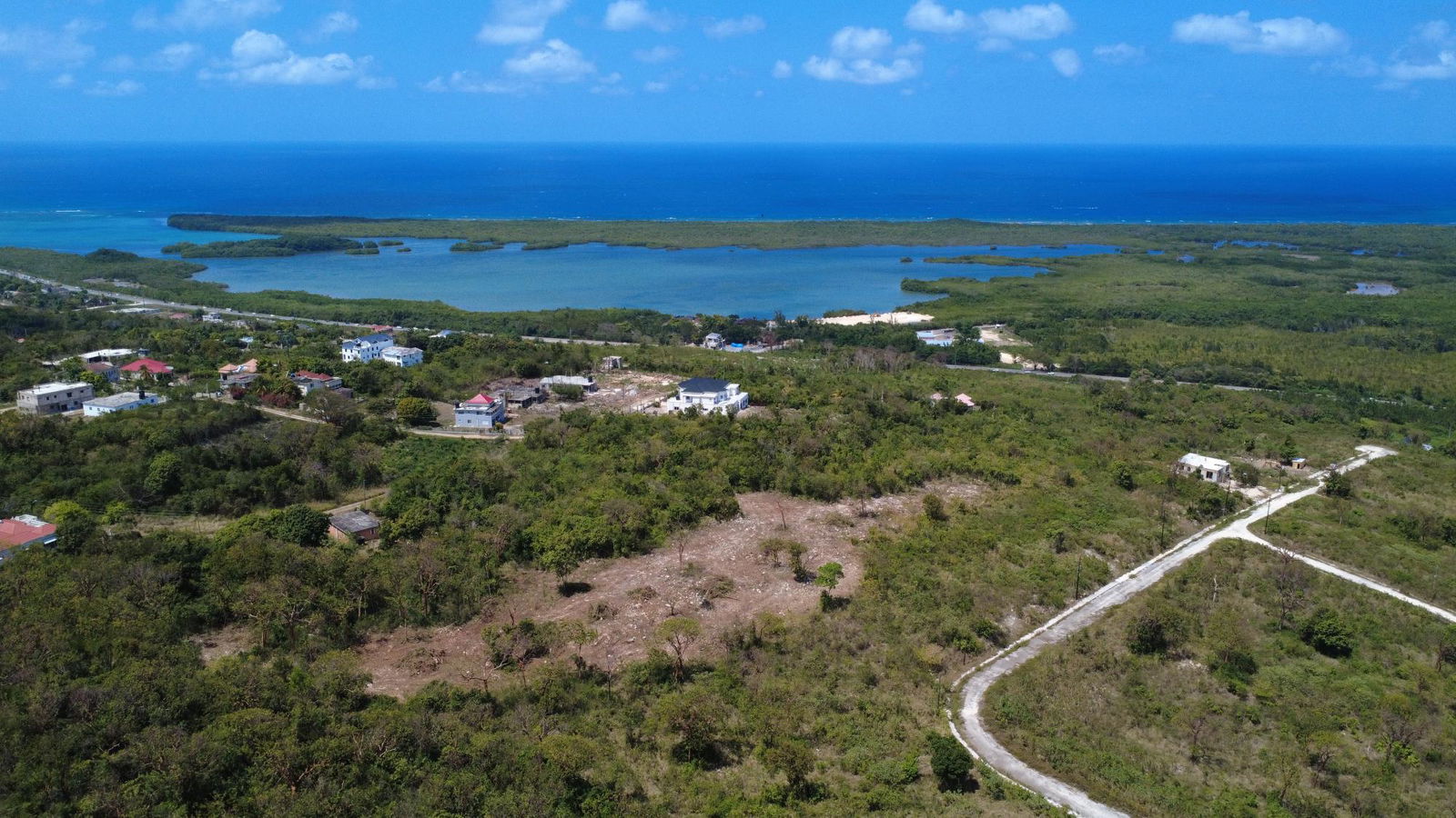 Tenth image of Greenside, Trelawny in Greenside, Trelawny, Jamaica - property is For Sale