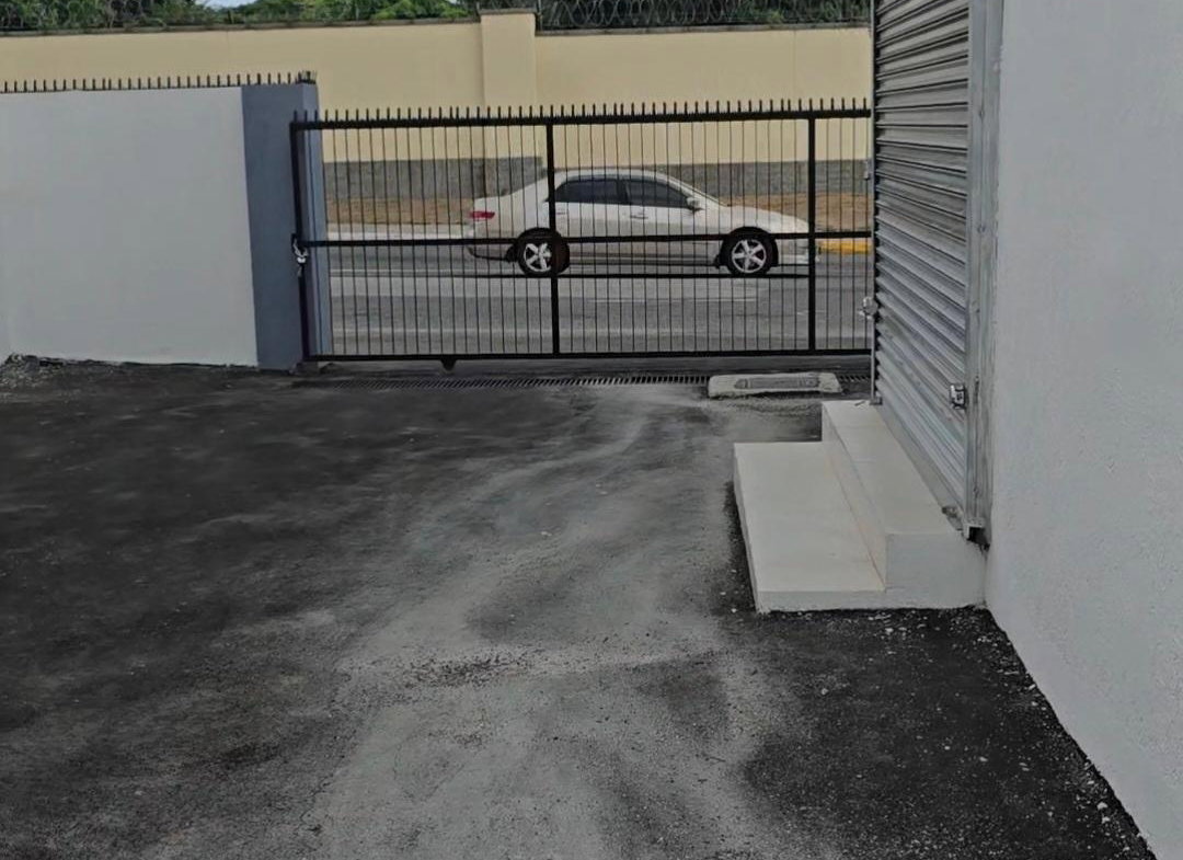 Fifth image of 144-146 Old Hope Road, Kingston 6 in Kingston 6, St. Andrew, Jamaica - property is For Rent