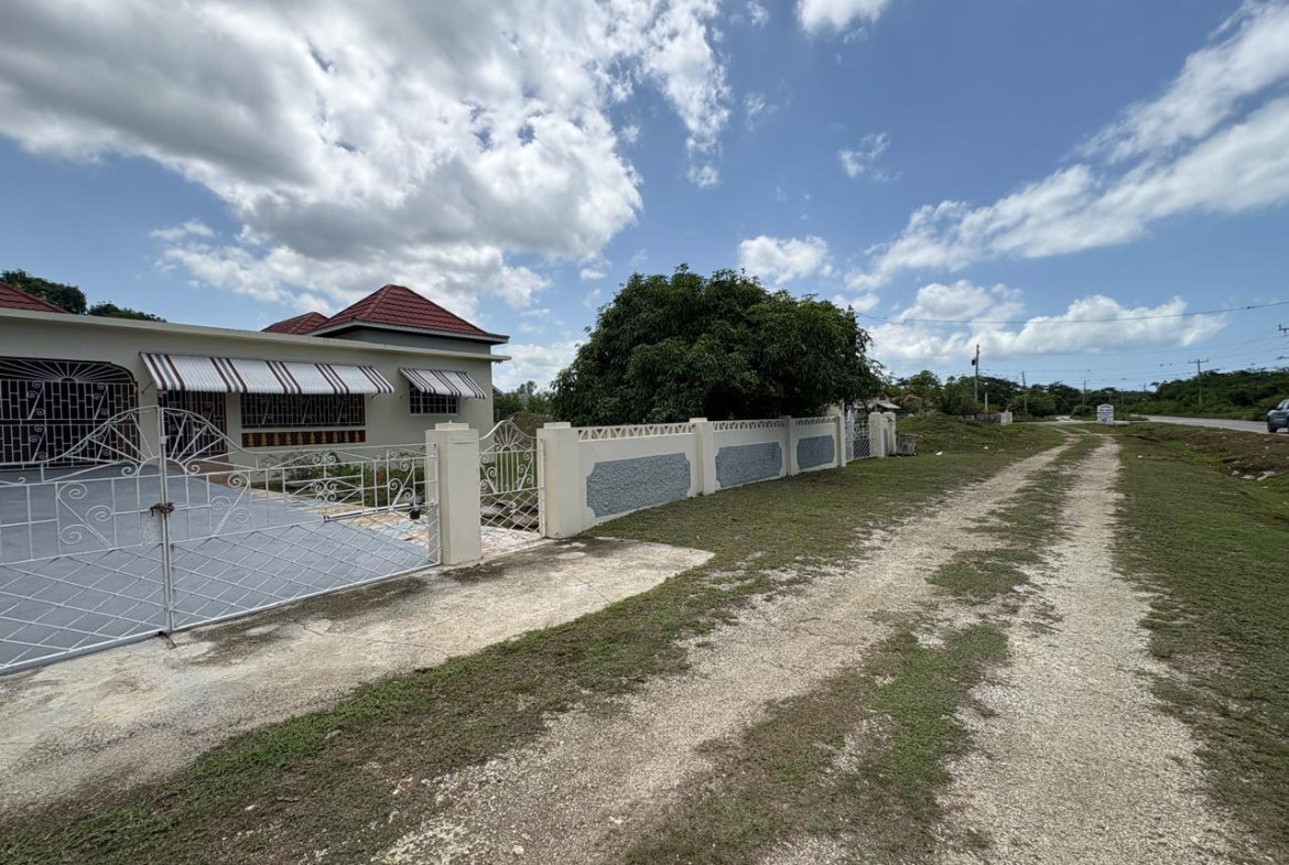 Twenty-Third image of 11 Hodges Black River po in Black River, St. Elizabeth, Jamaica - property is For Sale