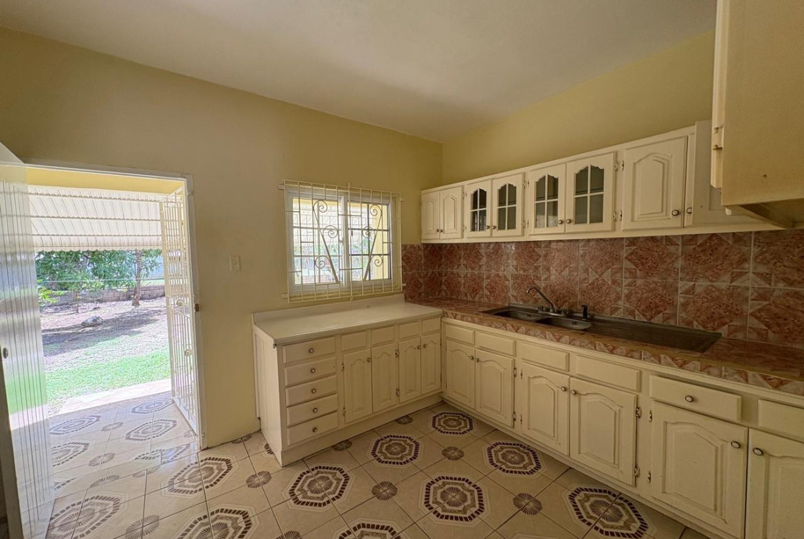 Seventh image of 11 Hodges Black River po in Black River, St. Elizabeth, Jamaica - property is For Sale