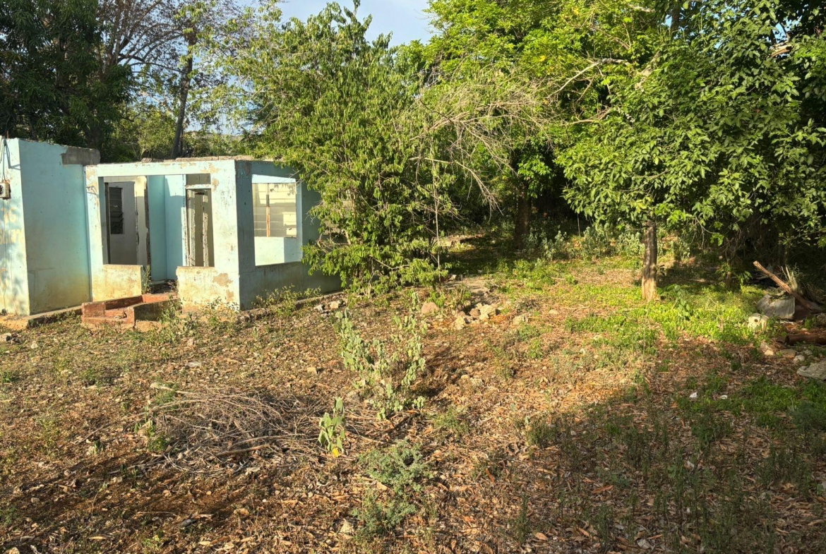 Second image of Coates Pen/may Pen in May Pen, Clarendon, Jamaica - property is For Sale