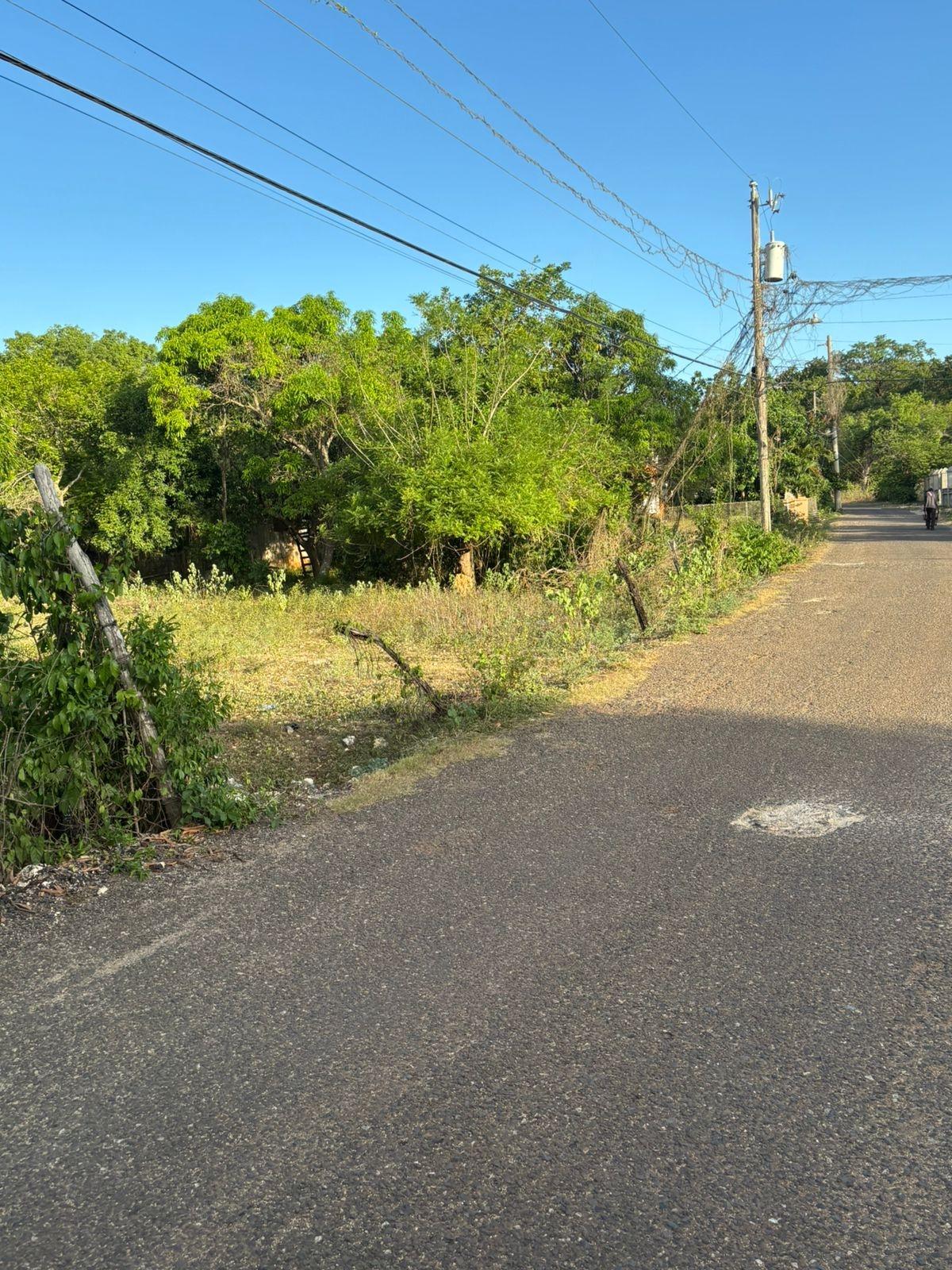 First image of Coates Pen/may Pen in May Pen, Clarendon, Jamaica - property is For Sale