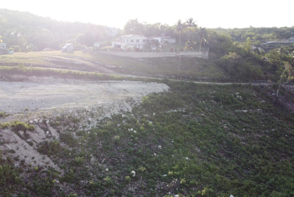 Sixteenth image of Gravesend, Trelawny in Gravesend, Trelawny, Jamaica - property is For Sale