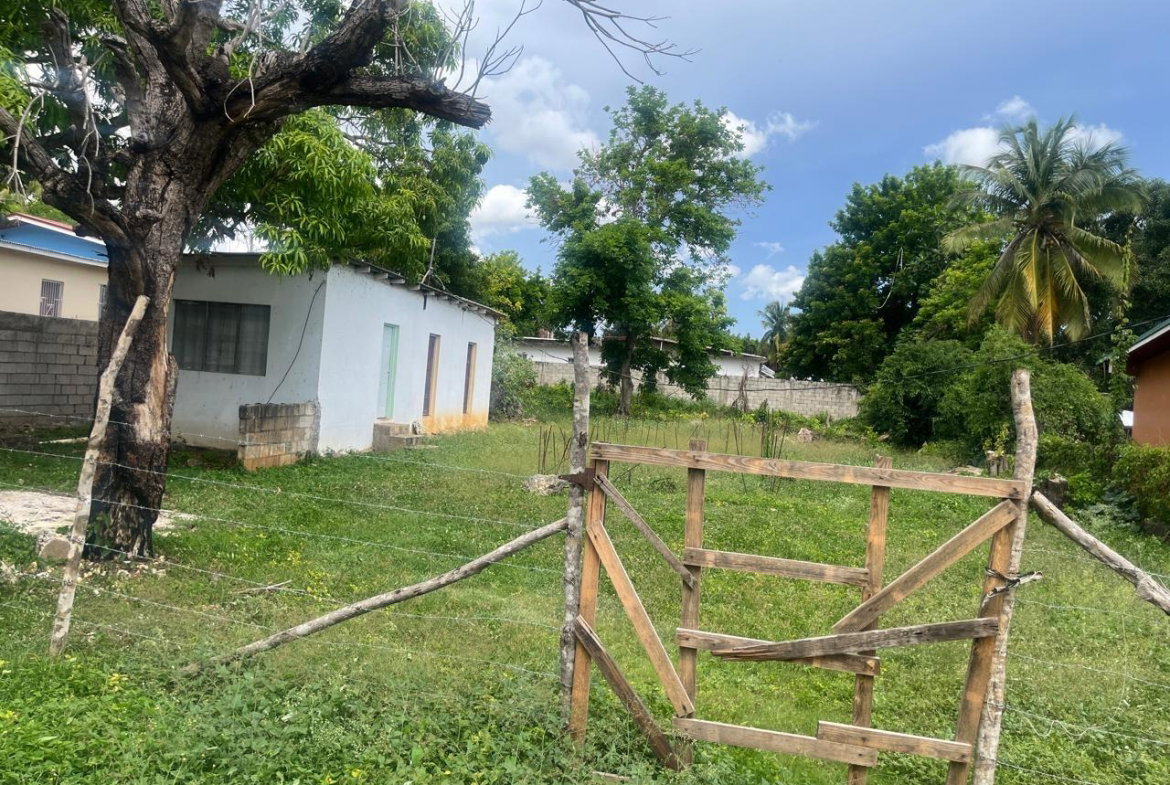 Seventh image of 88a Central Avenue, May Pen, in Weston Park, Clarendon, Jamaica - property is For Sale