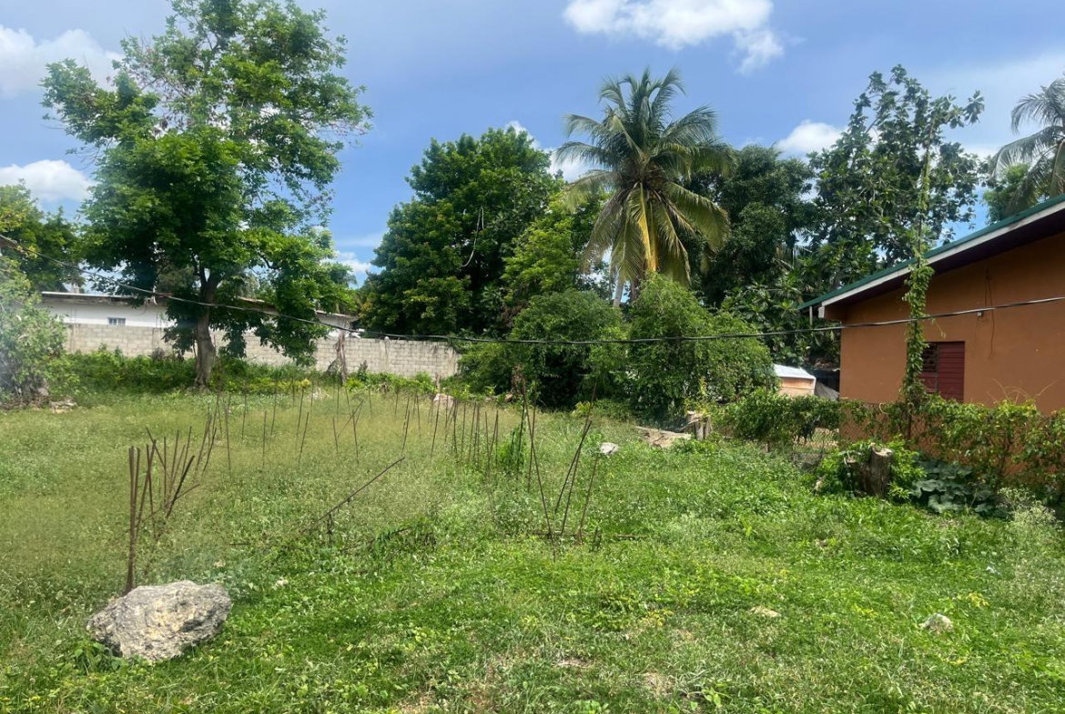Tenth image of 88a Central Avenue, May Pen, in Weston Park, Clarendon, Jamaica - property is For Sale