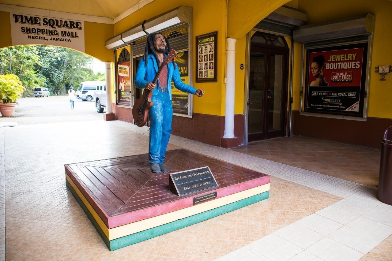 Fourth image of Shop 4b Time Square Mall in Negril, Westmoreland, Jamaica - property is For Rent