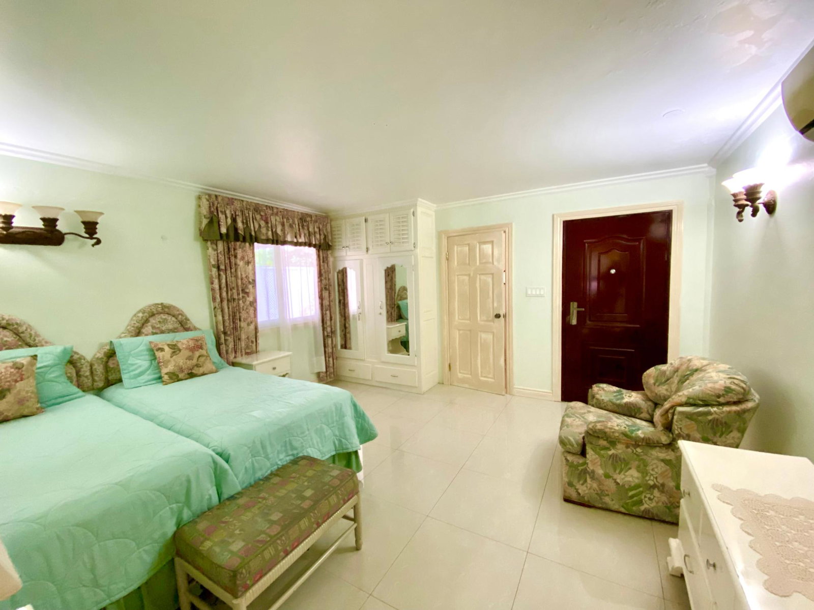 Thirtieth image of South Berlin Avenue in Ironshore, St. James, Jamaica - property is For Sale