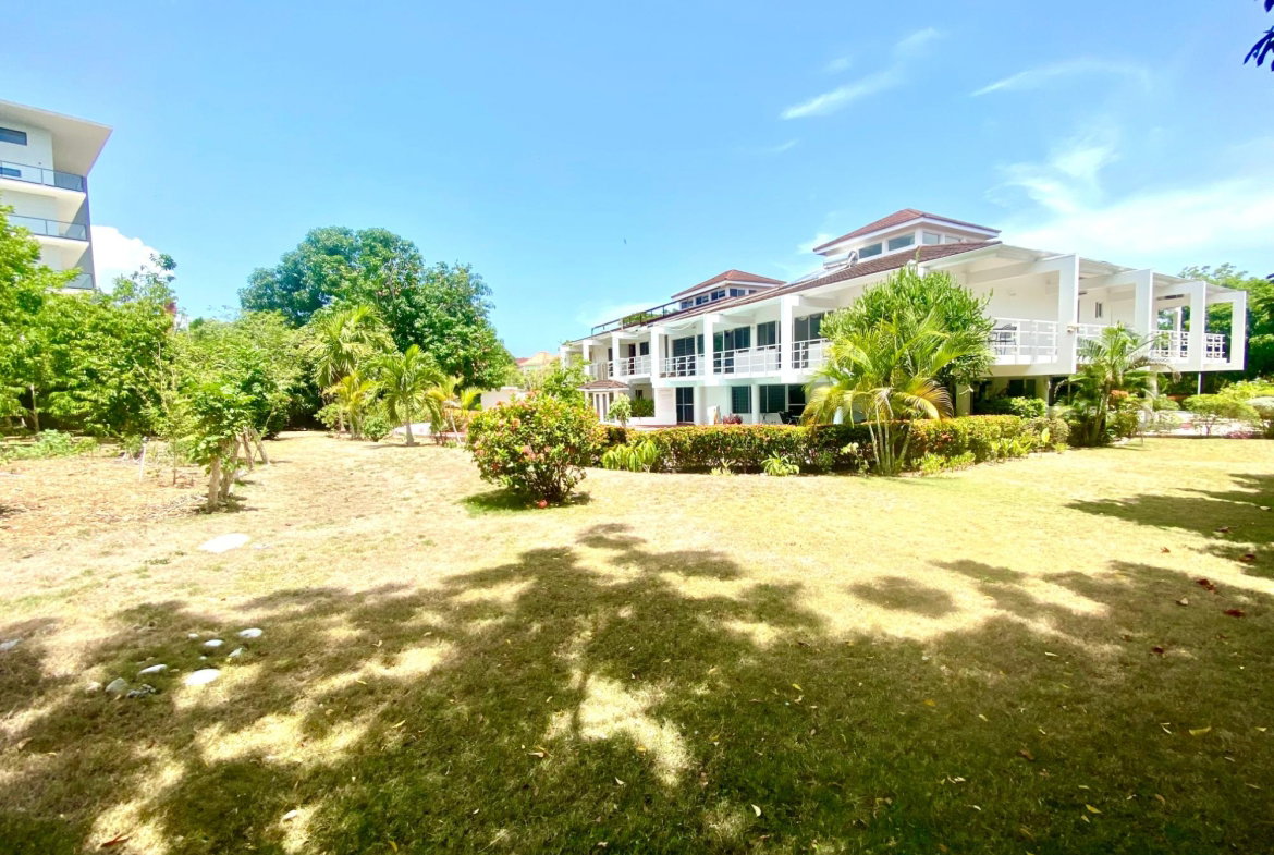 Fourth image of South Berlin Avenue in Ironshore, St. James, Jamaica - property is For Sale