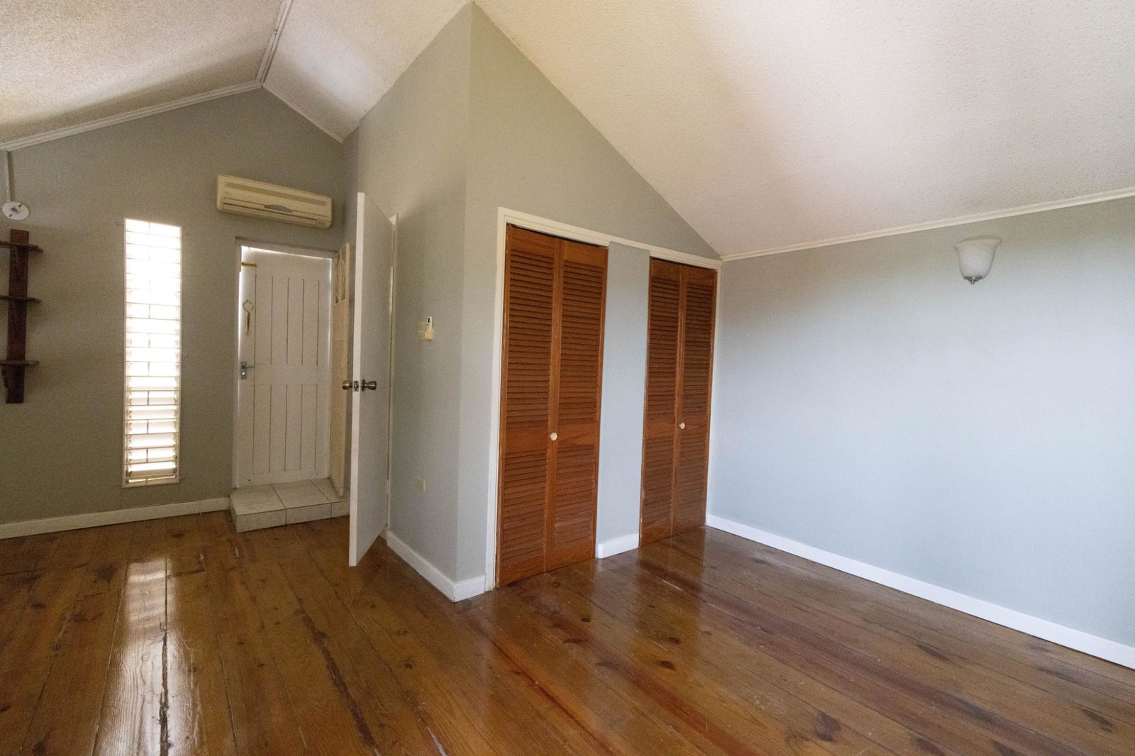 Twelfth image of 134-6 Marley Road in Kingston 6, St. Andrew, Jamaica - property is For Rent