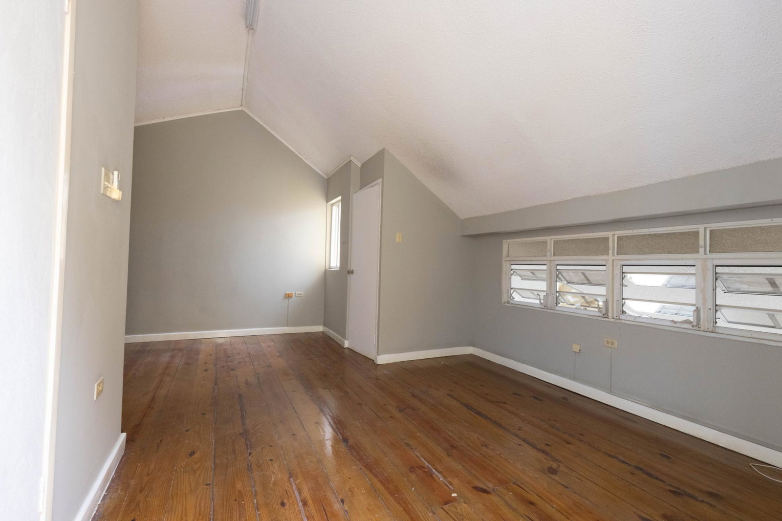 Thirteenth image of 134-6 Marley Road in Kingston 6, St. Andrew, Jamaica - property is For Rent