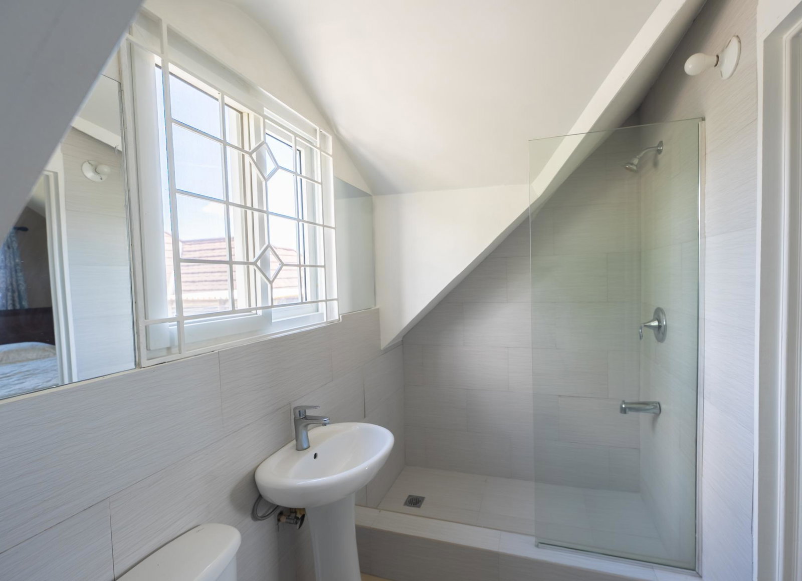 Nineteenth image of 5a-9 Beresford Road in Kingston 8, St. Andrew, Jamaica - property is For Sale