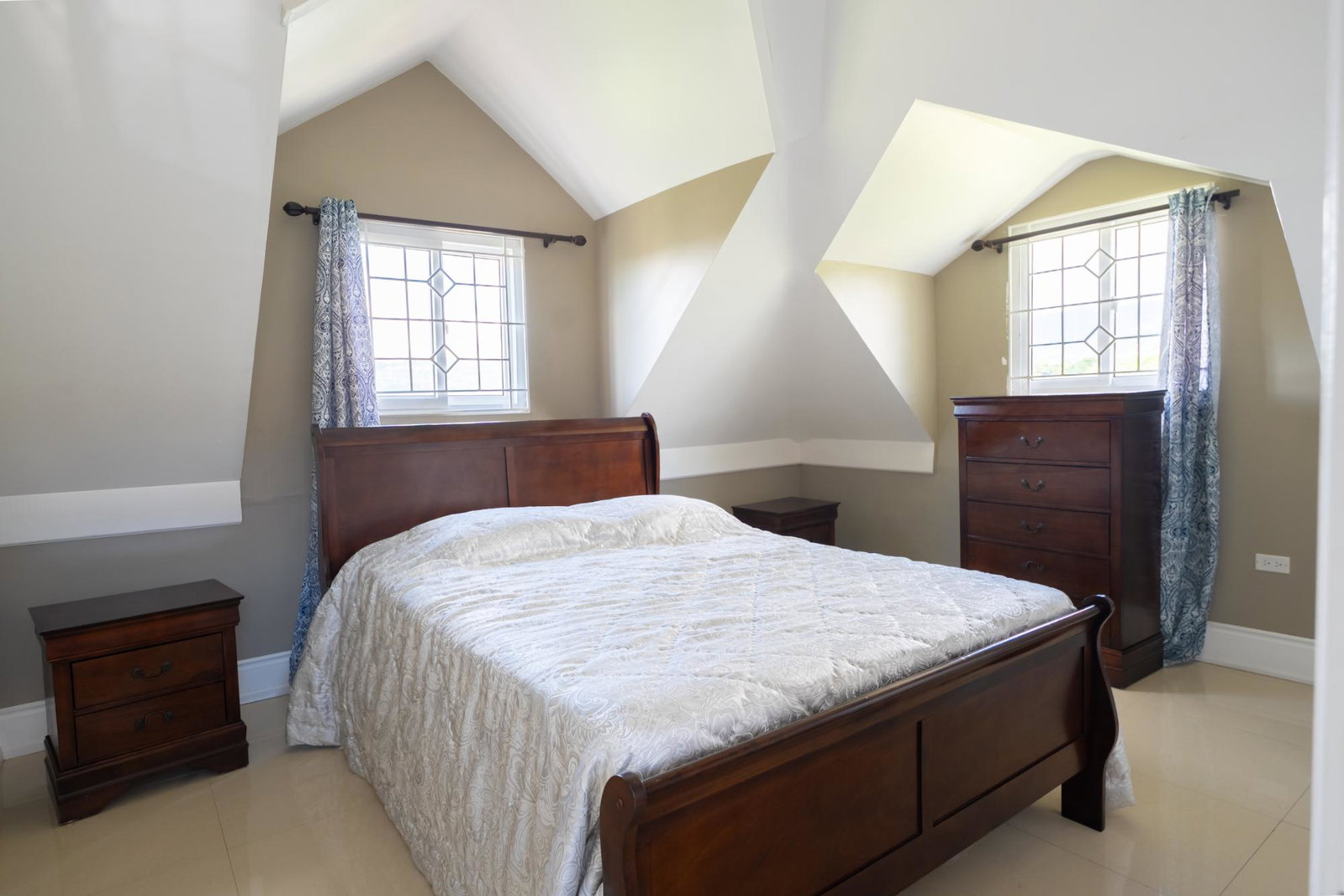 Ninth image of 5a-9 Beresford Road in Kingston 8, St. Andrew, Jamaica - property is For Sale