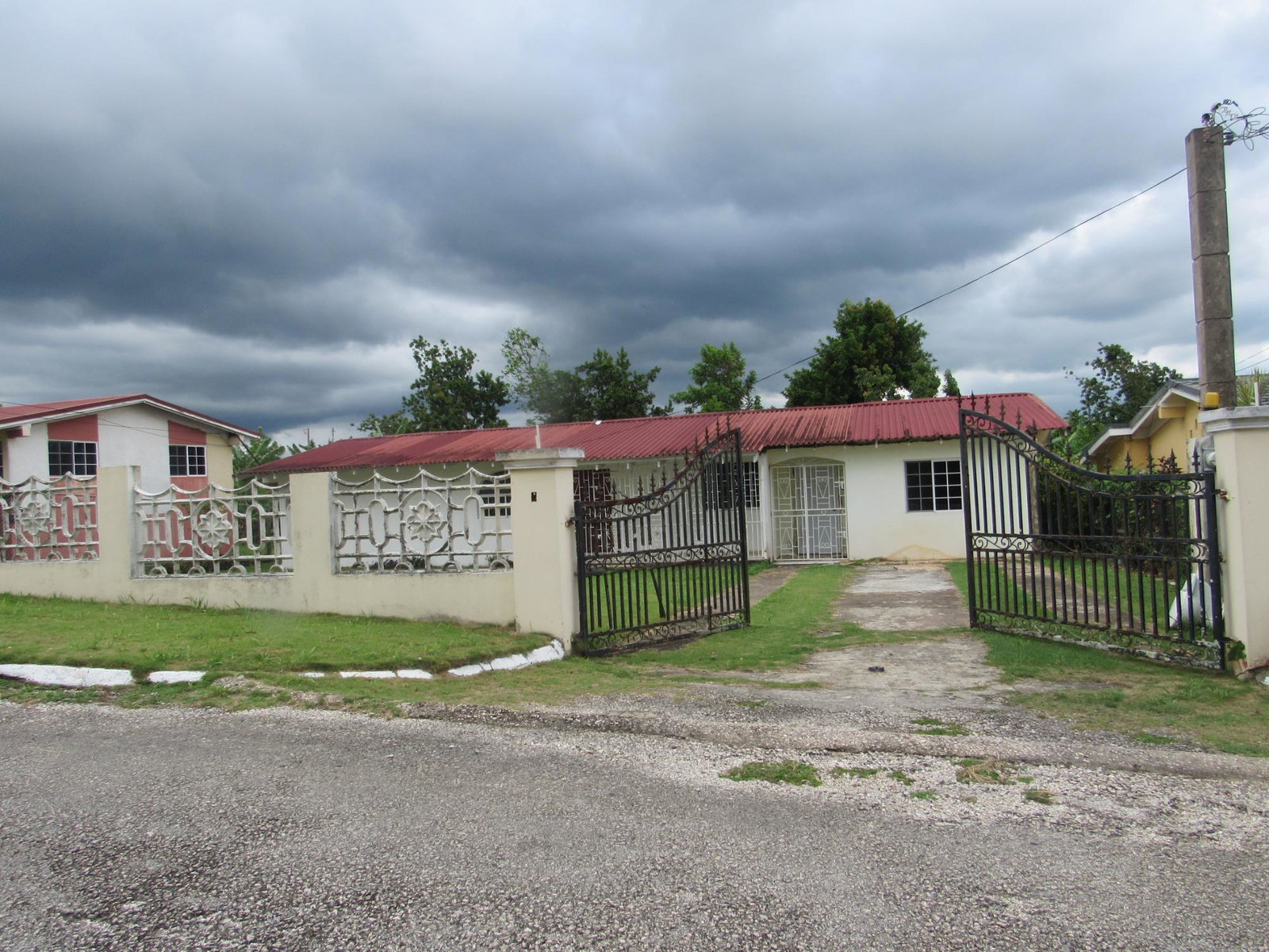 Spacious-4-Bedroom-House-for-Sale-in-Manchester-Jamaica-–-36-Sheridan-Drive Fourth image of 36 Sheridan Drive in Mandeville, Manchester, Jamaica - property is For Sale