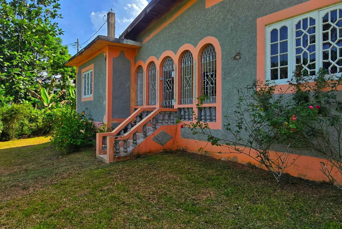 Second image of Jericho District, Linst in Linstead, St. Catherine, Jamaica - property is For Sale