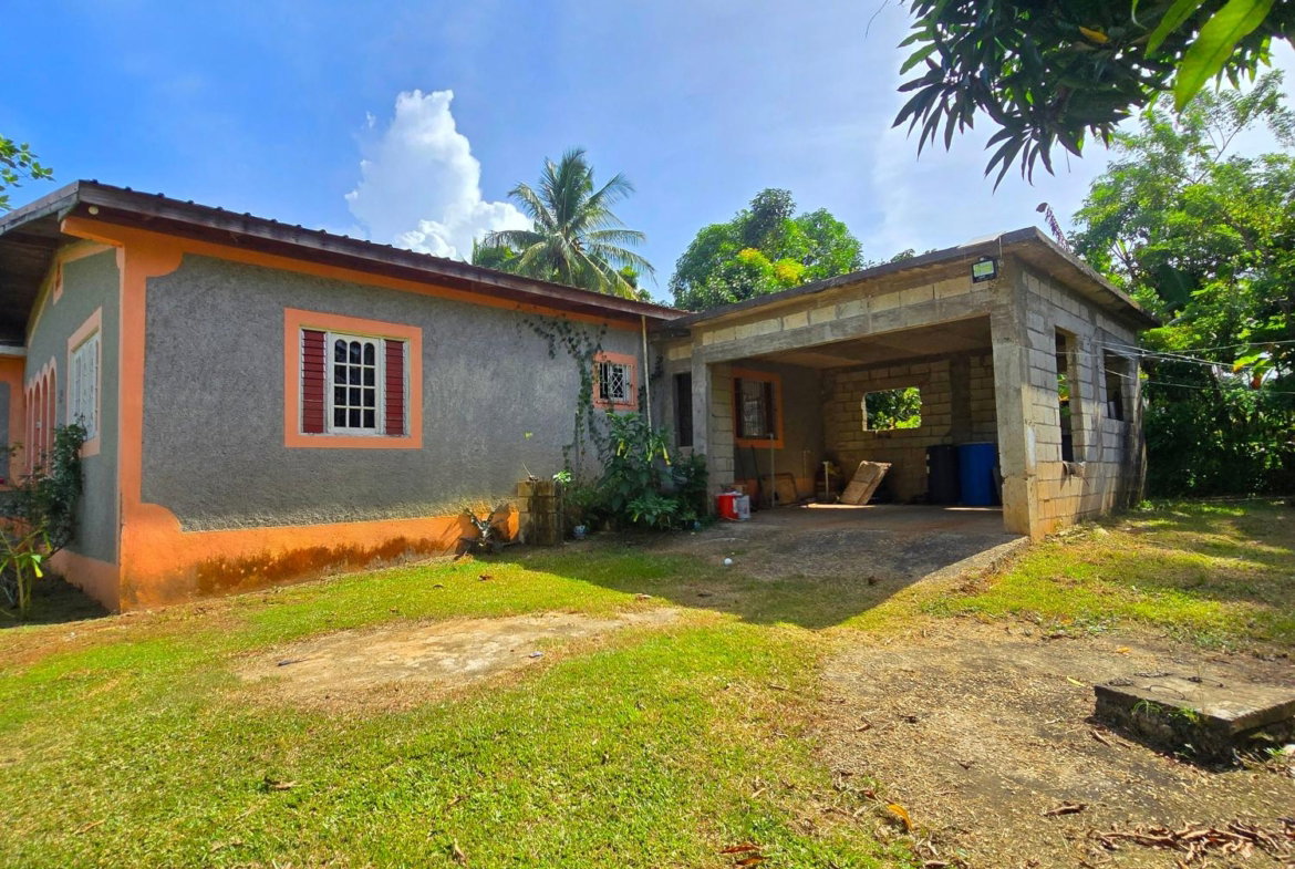 First image of Jericho District, Linst in Linstead, St. Catherine, Jamaica - property is For Sale