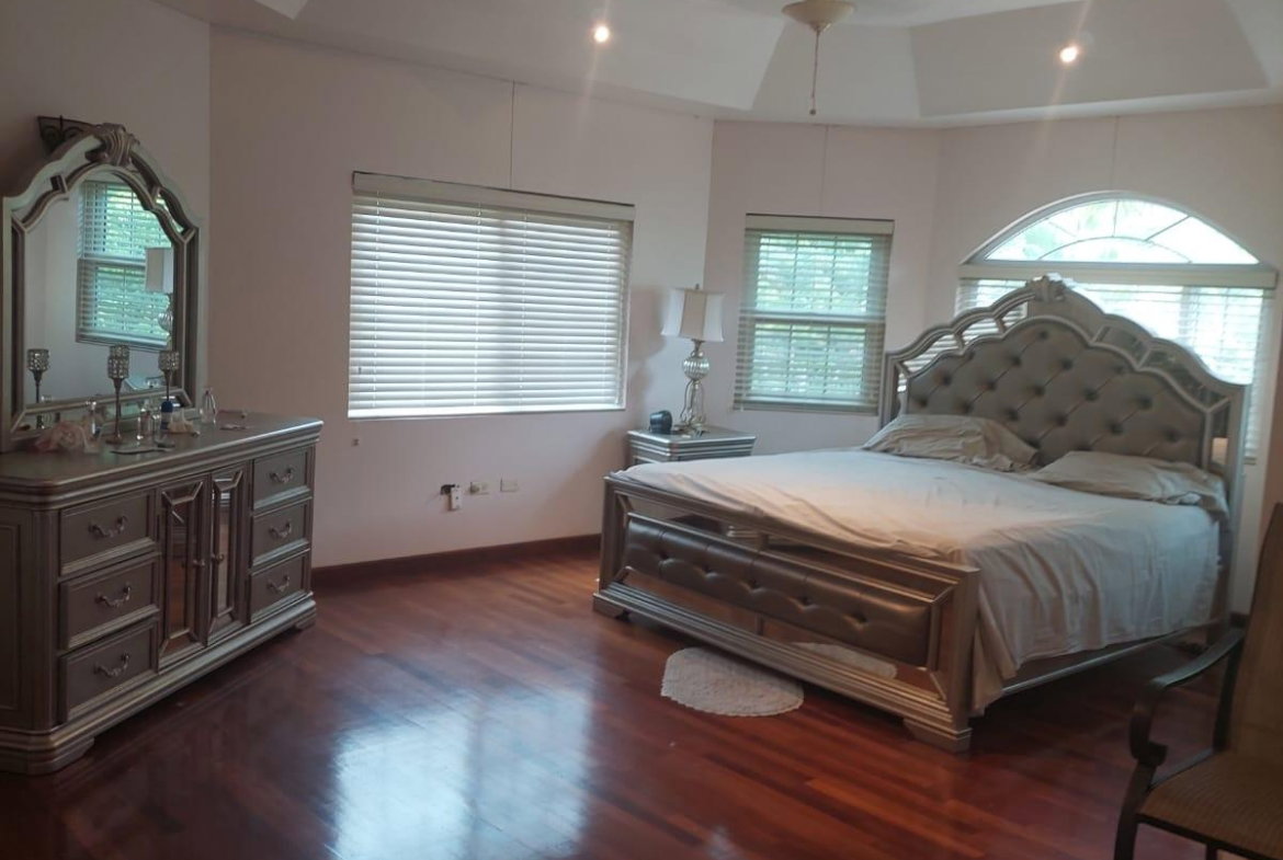 Eighth image of Kimberley Avenue in Kingston 19, St. Andrew, Jamaica - property is For Sale