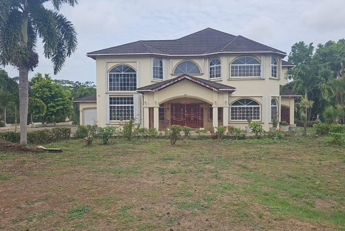 Second image of 1 Clarendon Park in Clarendon Park, Clarendon, Jamaica - property is For Sale