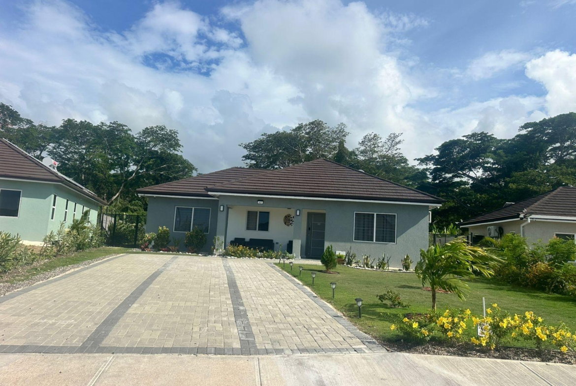 Sixth image of 40 Coral Circle in St. Ann's Bay, St. Ann, Jamaica - property is For Rent