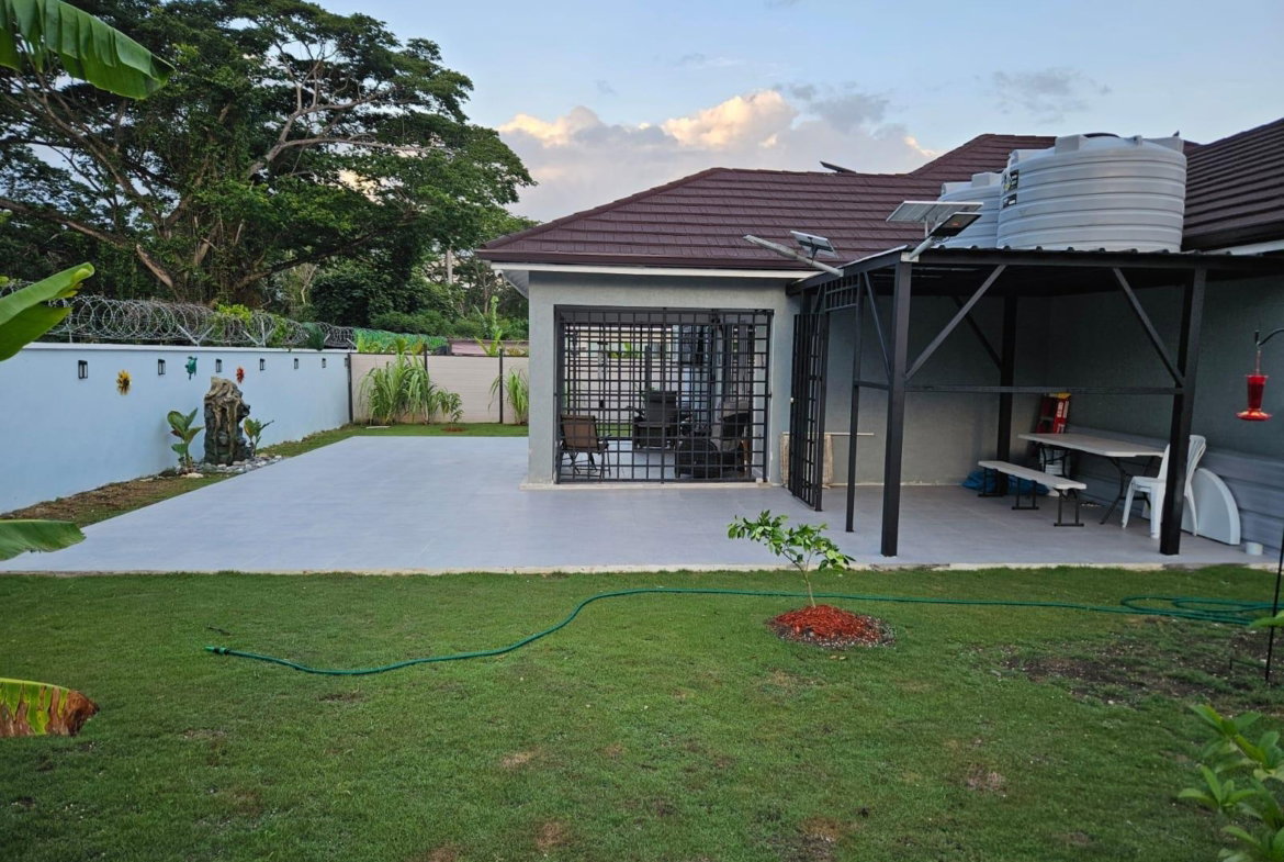Ninth image of 40 Coral Circle in St. Ann's Bay, St. Ann, Jamaica - property is For Rent