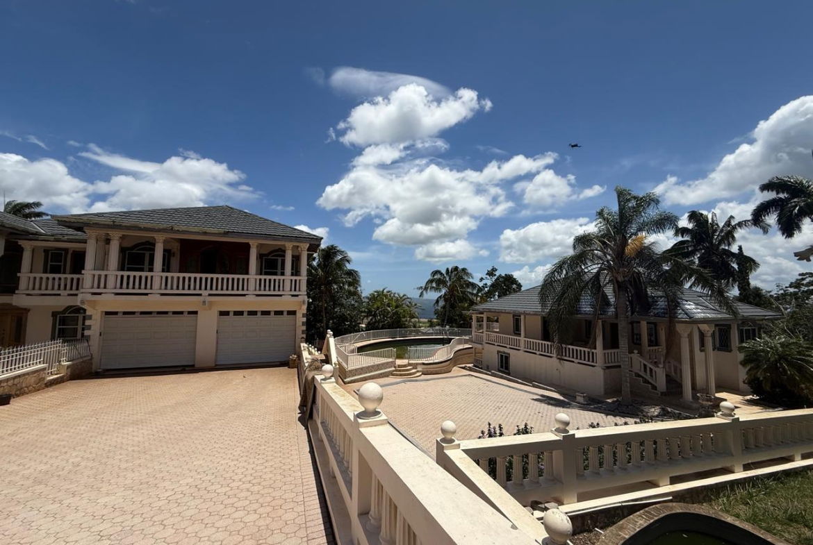 Seventh image of Spur Tree in Spur Tree, Manchester, Jamaica - property is For Sale