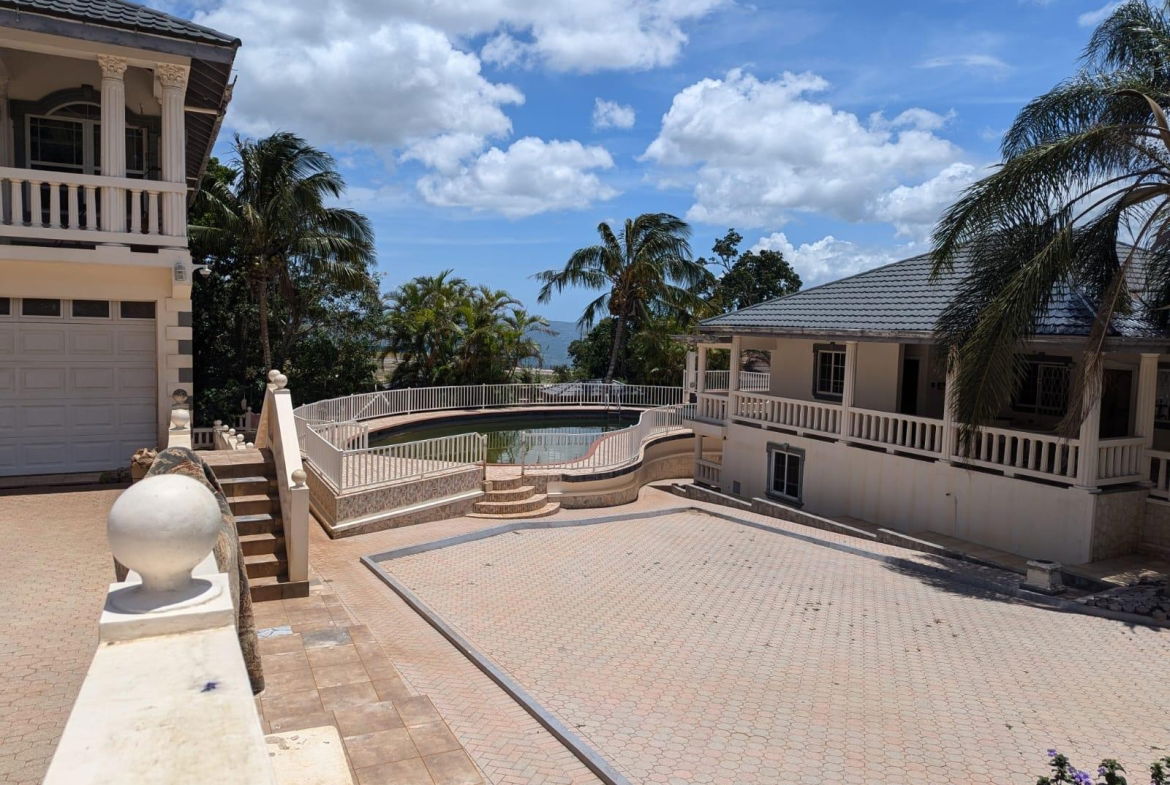 Tenth image of Spur Tree in Spur Tree, Manchester, Jamaica - property is For Sale