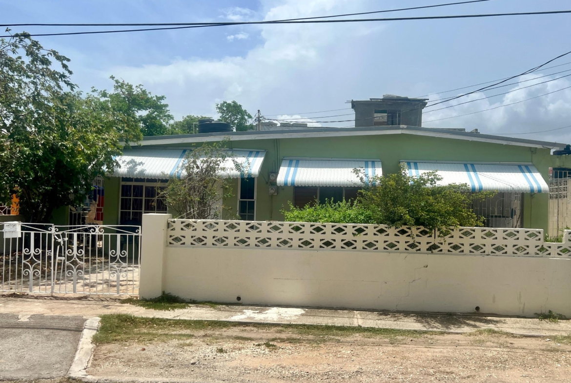 Seventh image of 11 Michelle Crescent, Edgewa in Edgewater, St. Catherine, Jamaica - property is For Sale