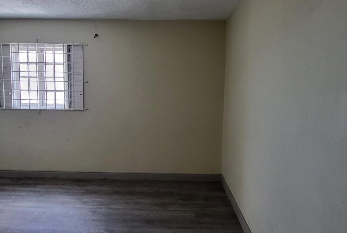 Fifth image of 307e-114 Constant Spring Road in Constant Spring P.O., St. Andrew, Jamaica - property is For Rent