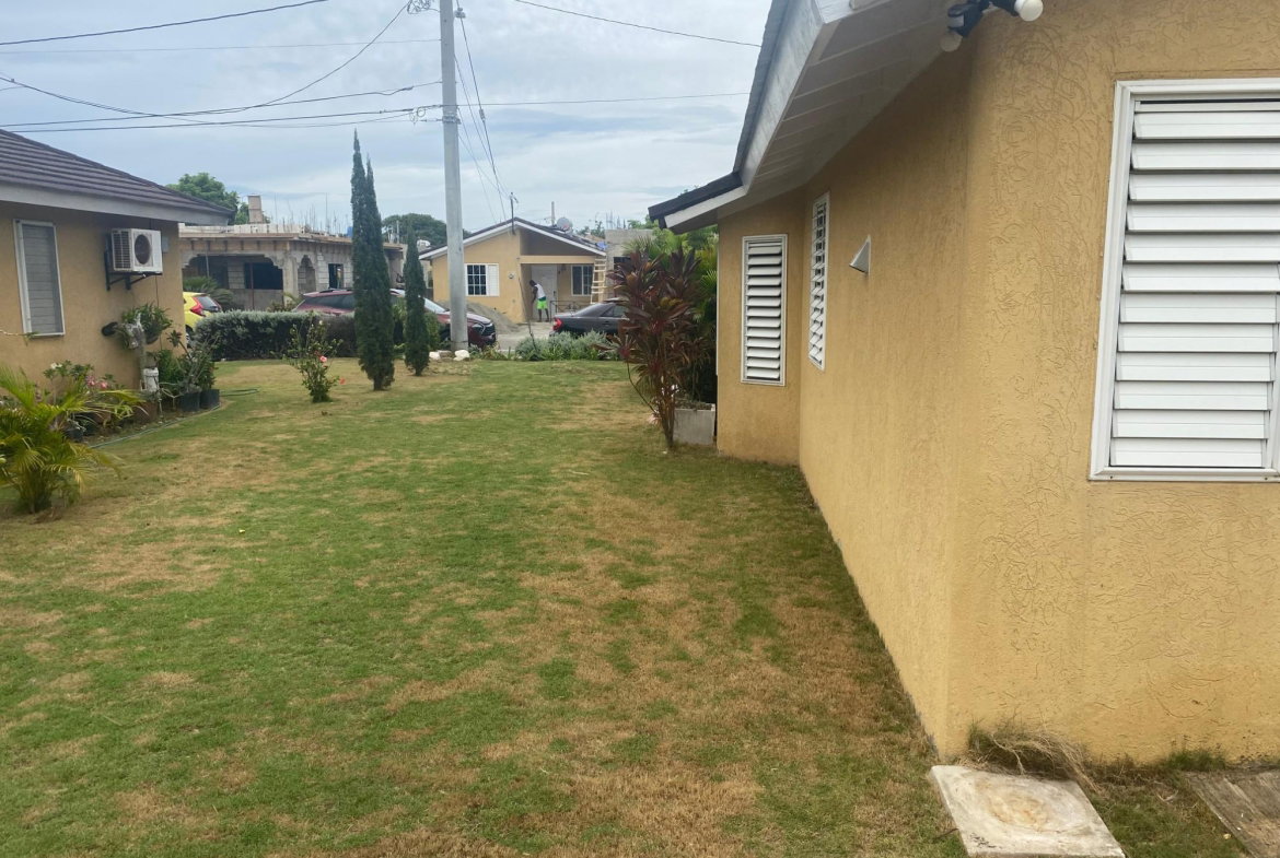 Nineteenth image of 12 Sago Palm Glade in Greater Portmore, St. Catherine, Jamaica - property is For Rent