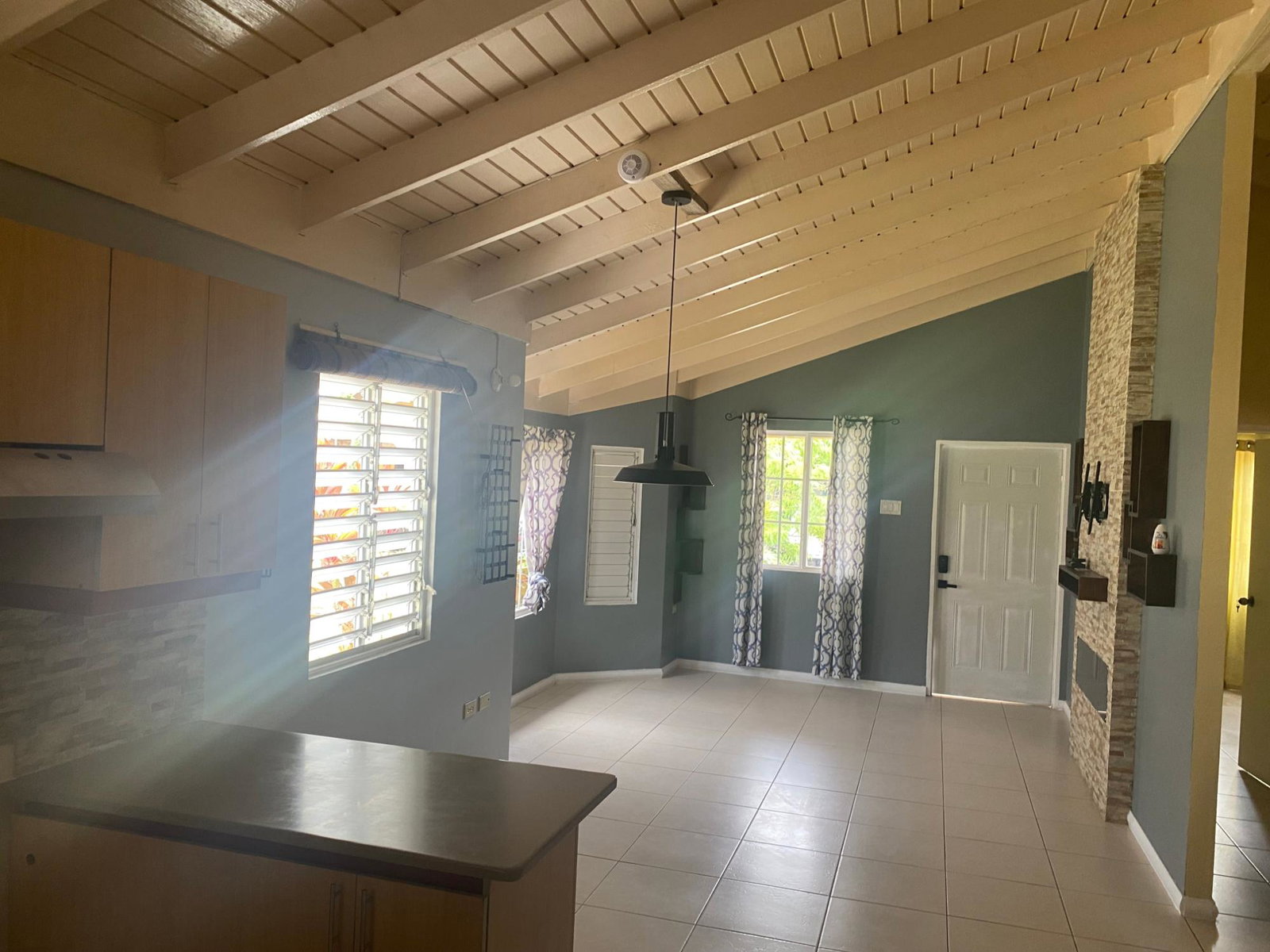 Seventh image of 12 Sago Palm Glade in Greater Portmore, St. Catherine, Jamaica - property is For Rent