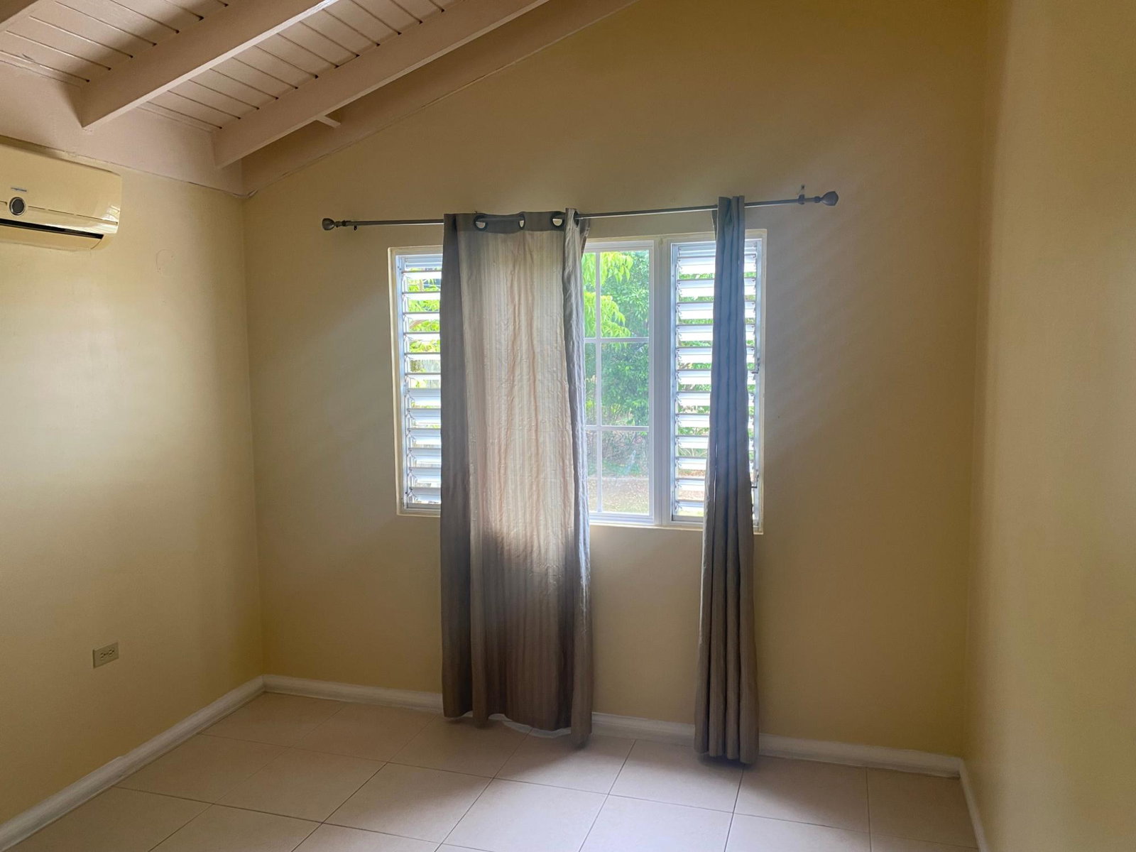 Eighth image of 12 Sago Palm Glade in Greater Portmore, St. Catherine, Jamaica - property is For Rent