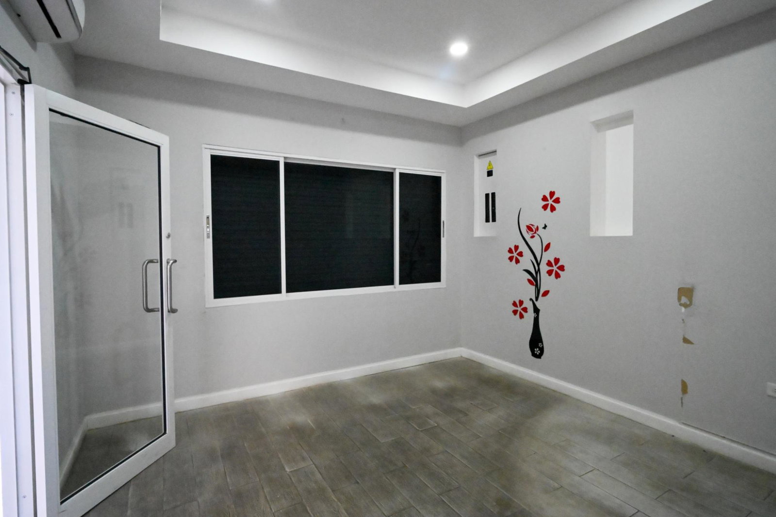 Sixth image of 30-32 Red Hills Road in Red Hills, St. Andrew, Jamaica - property is For Rent