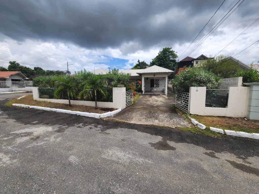 Sixth image of 7 Liguanea Terrace in Kingston 6, St. Andrew, Jamaica - property is For Sale