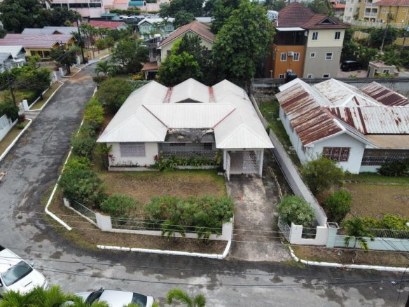 First image of 7 Liguanea Terrace in Kingston 6, St. Andrew, Jamaica - property is For Sale