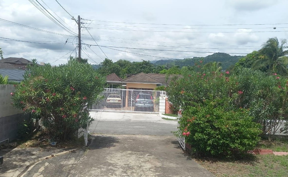 Ninth image of 7 Liguanea Terrace in Kingston 6, St. Andrew, Jamaica - property is For Sale
