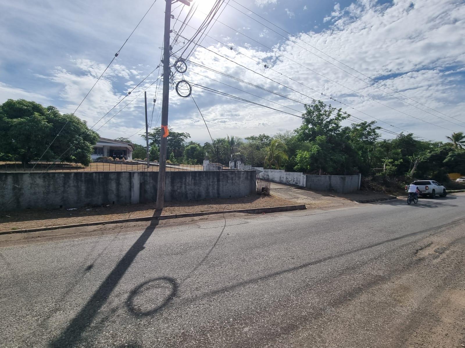 3-Bedroom-House-for-Sale-in-Chateau-May-Pen-Clarendon-Jamaica Fifteenth image of 17 Chateau Road, May Pen in Chateau, Clarendon, Jamaica - property is For Sale