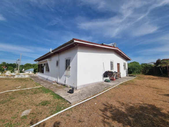 First image of 17 Chateau Road, May Pen in Chateau, Clarendon, Jamaica - property is For Sale