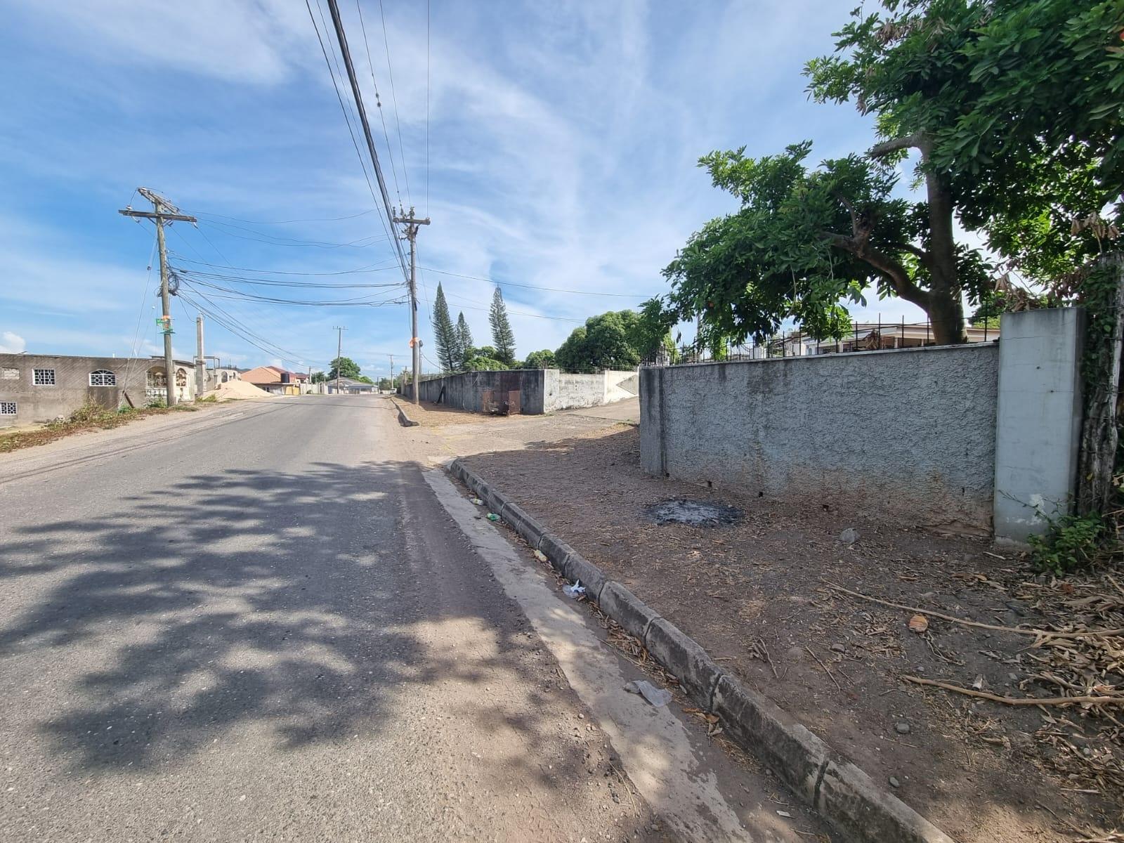 3-Bedroom-House-for-Sale-in-Chateau-May-Pen-Clarendon-Jamaica Ninth image of 17 Chateau Road, May Pen in Chateau, Clarendon, Jamaica - property is For Sale