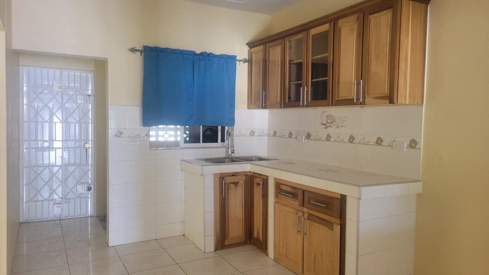 Thirteenth image of 343 nw 7th Street, 8 West in Greater Portmore, St. Catherine, Jamaica - property is For Rent